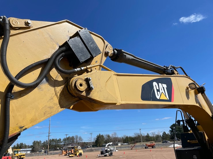 caterpillar-324e-image-89