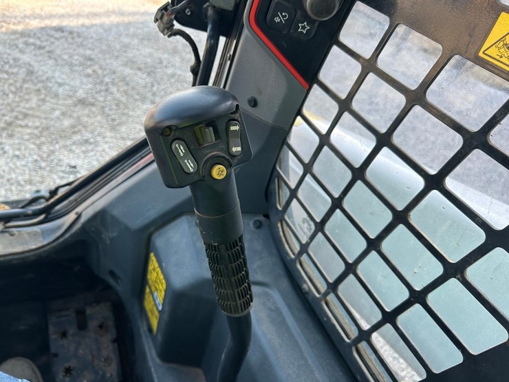 2022-bobcat-t66-image-21