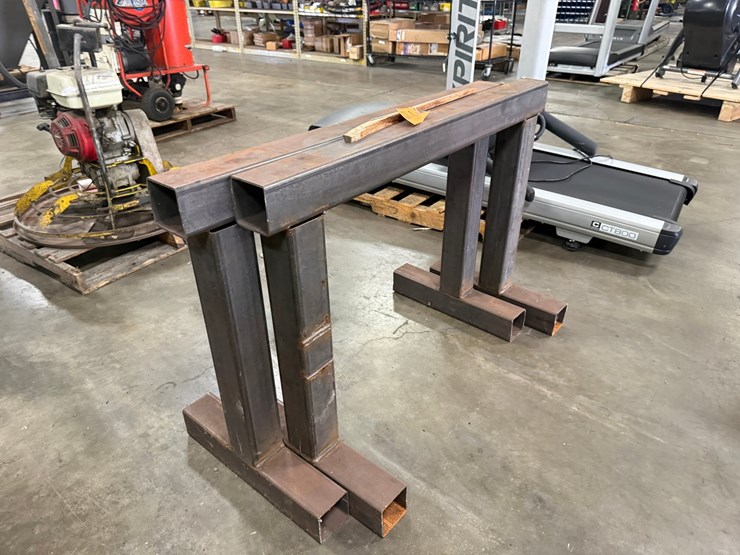 #2032-•-metal-table-legs-image-2