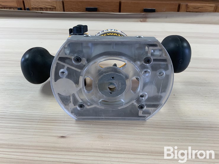 dewalt-dnp612-plunge-base-image-12