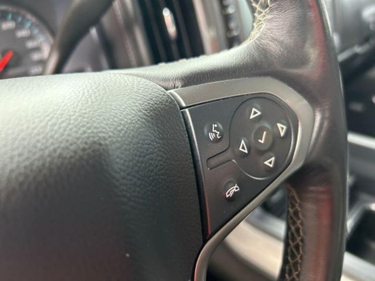 2018-chevrolet-silverado-1500-ltz-image-19