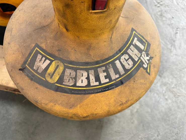 #2019-•-(2)-wobblelight-jrs-and-(1)-jack-stand-image-3