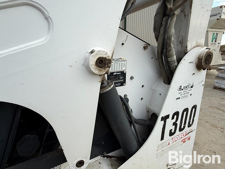 2005-bobcat-t300-image-14