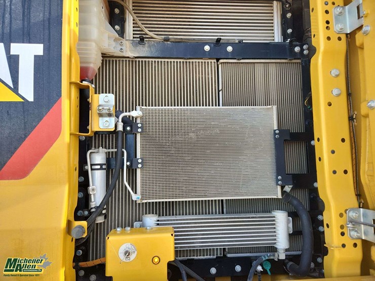2019-caterpillar-320-image-25