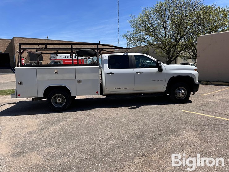 2021-chevrolet-3500-image-4
