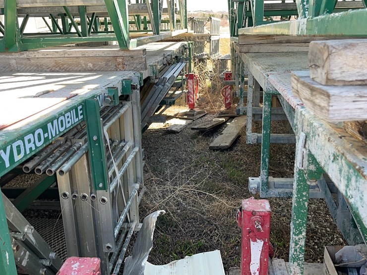 big-green-scaffolding-image-89