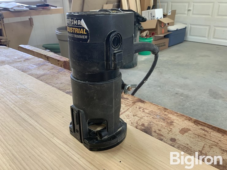 craftsman-315.275120-laminate-trimmer-image-5