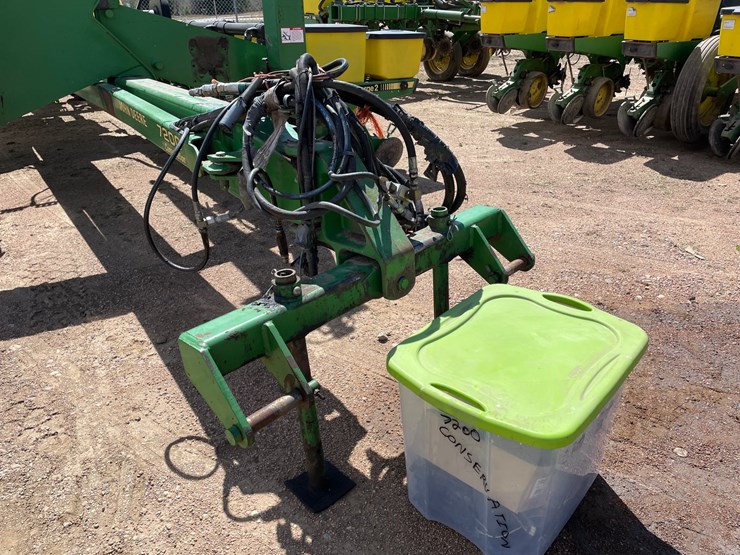 john-deere-7200-image-10