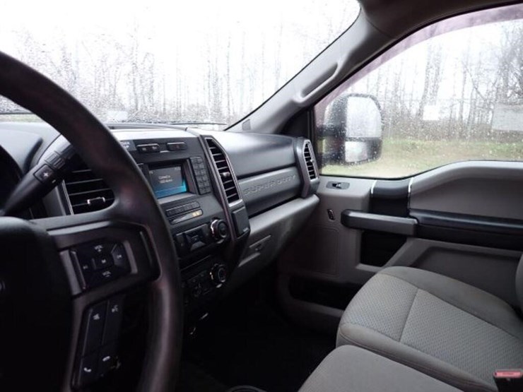 2017-ford-f250-xlt-image-38