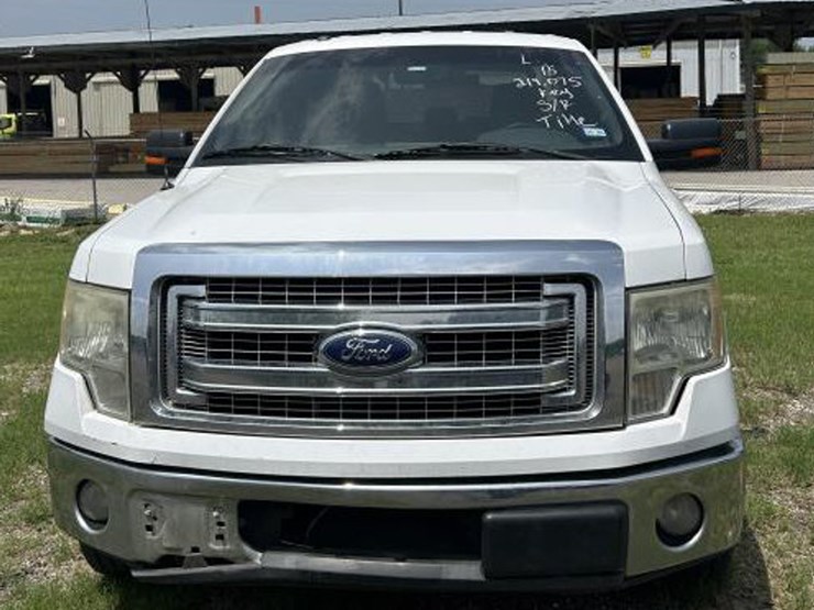 2013-ford-f150-xlt-image-2