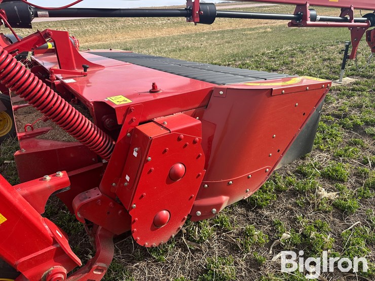 2021-new-holland-313-image-11