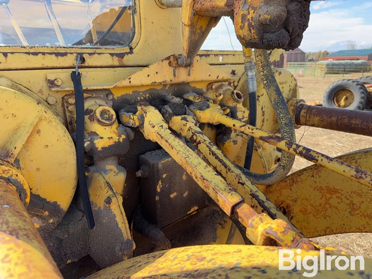 caterpillar-12-image-18