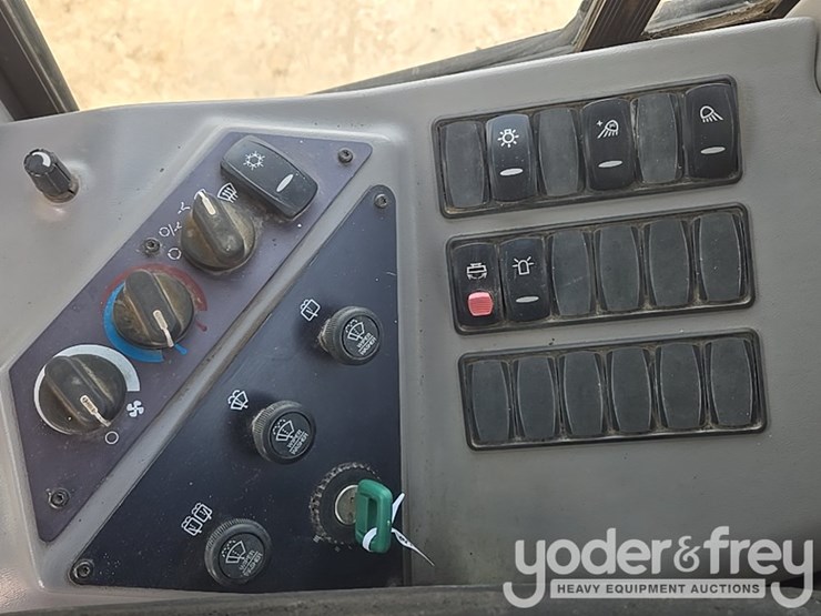 2008-volvo-g940-image-56