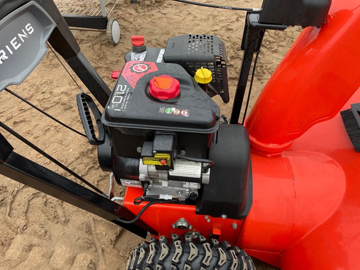 #1542-•-ariens-st28-dle-snowblower-image-5