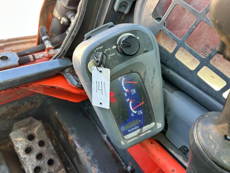 2016-kubota-ssv65-image-18