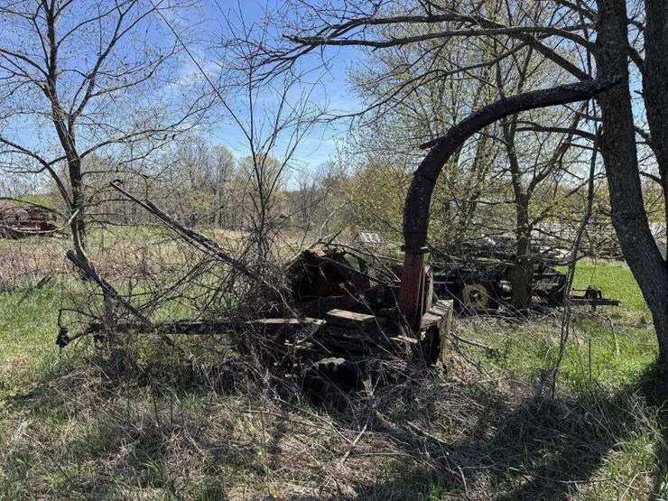 large-lot-of-scrap-machinery/vehicles-image-7