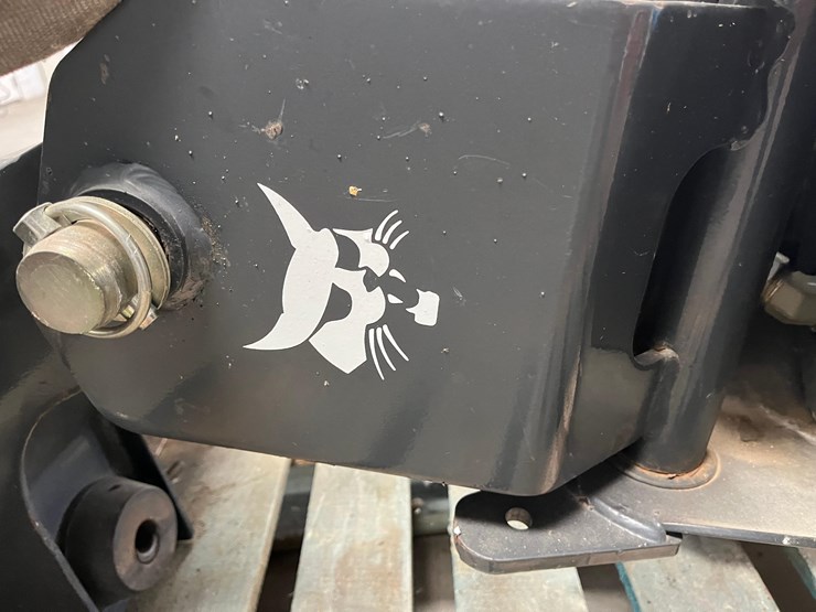 bobcat-post-hole-digger-image-7