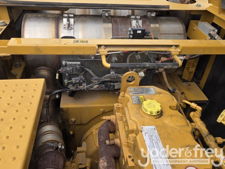 2021-caterpillar-336-image-85