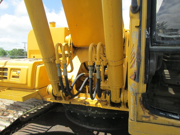 deere-200-lc-image-24