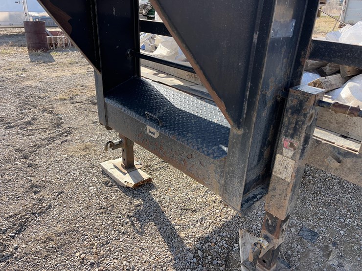gooseneck-flatbed-trailer-image-7