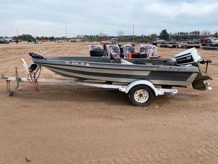 #1577-•-1987-15'-astroglass-boat-(has-registration-card)-image-12