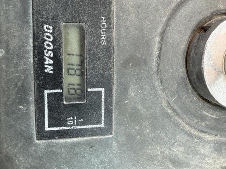 2011-doosan-dx225-lc-image-18