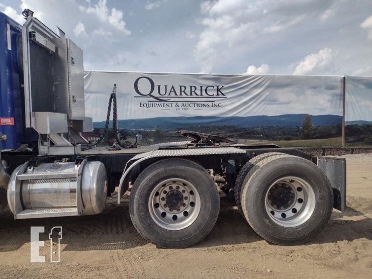 2012-peterbilt-389-image-14