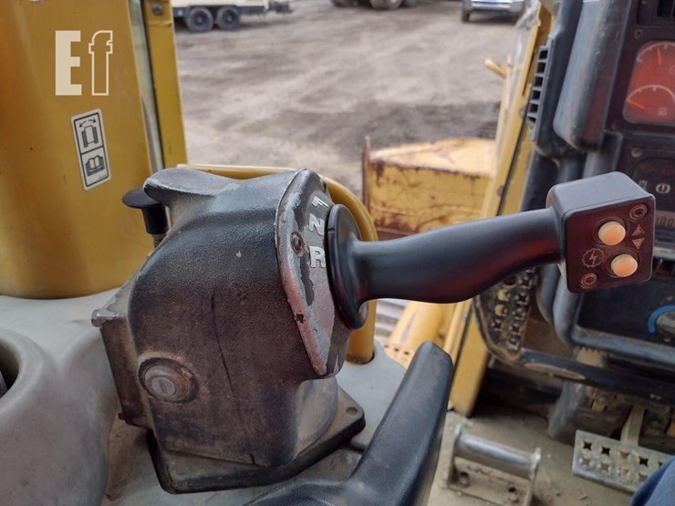 2006-caterpillar-d6n-xl-image-12