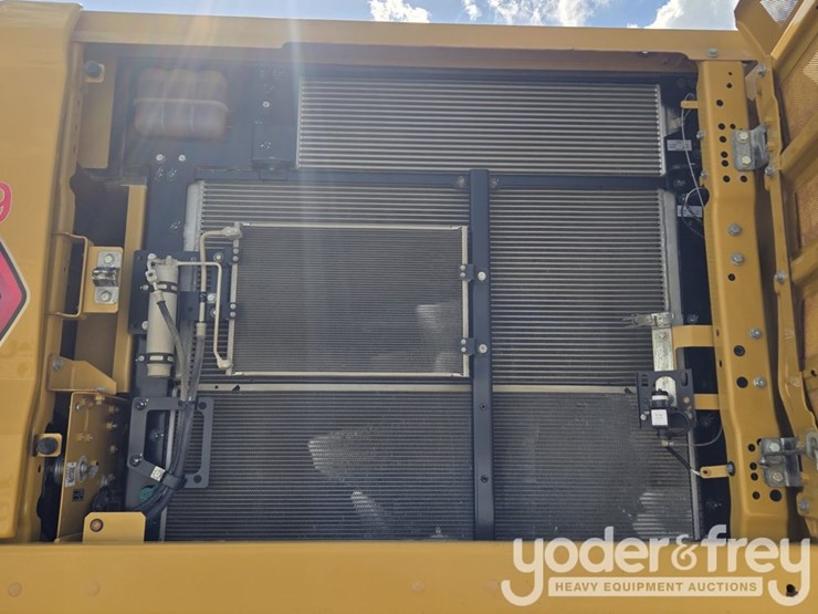 2021-caterpillar-336-image-46