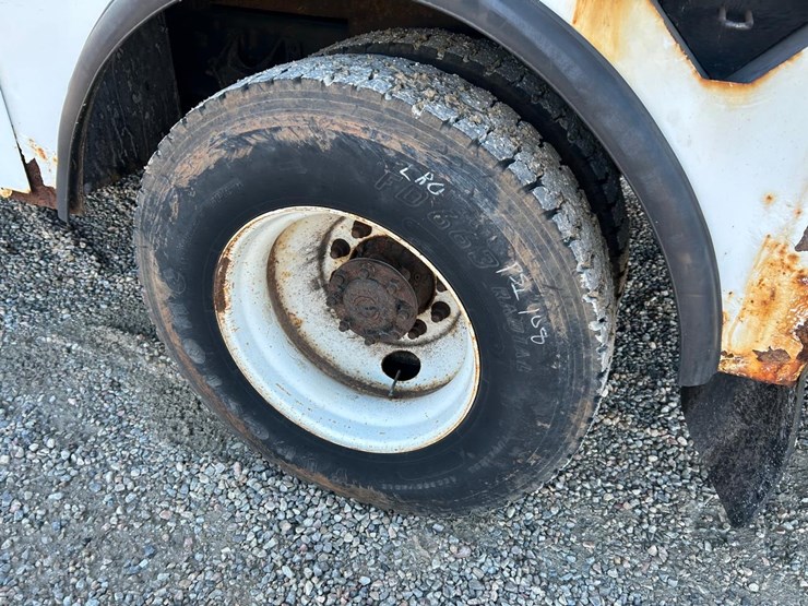 2016-international-durastar-4300-image-23