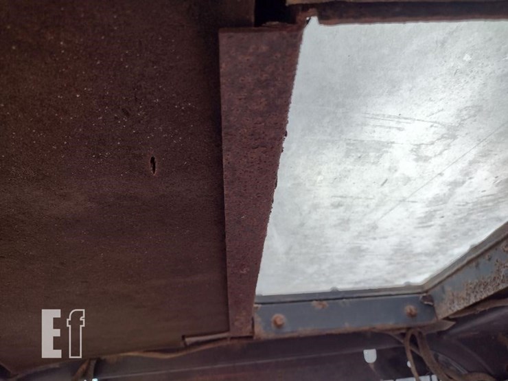 2013-deere-700k-lgp-image-13