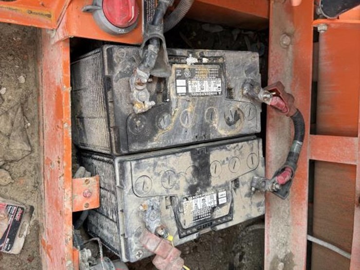 2011-doosan-dx225-lc-image-24
