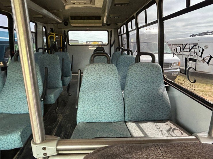 2006-ford-e450-image-2