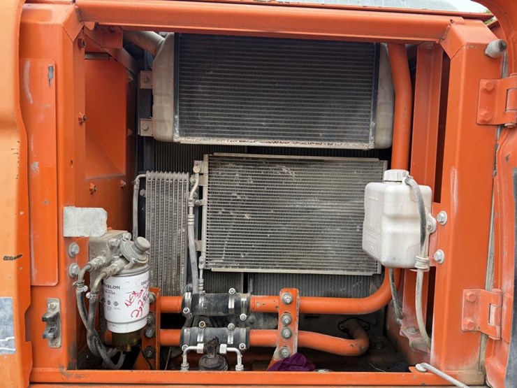 2011-doosan-dx225-lc-image-21