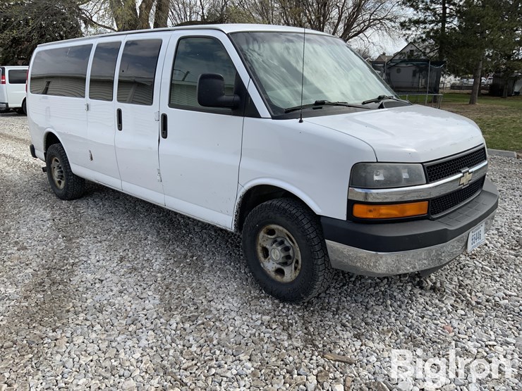 2008-chevrolet-express-g3500-image-3