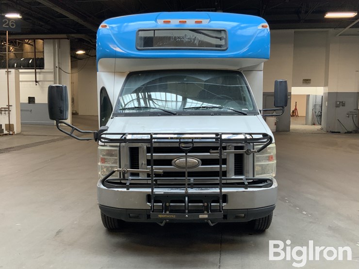 2016-ford-e450-image-2