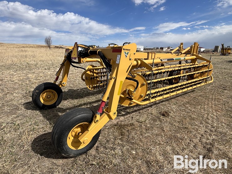 2011-vermeer-r2800-image-5