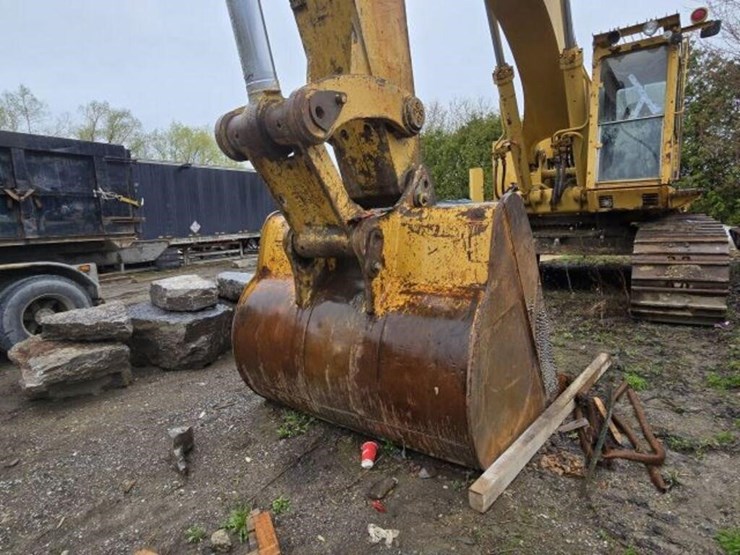 1990-caterpillar-245b-image-36