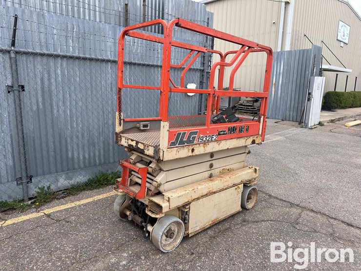 jlg-1932e2-image-3