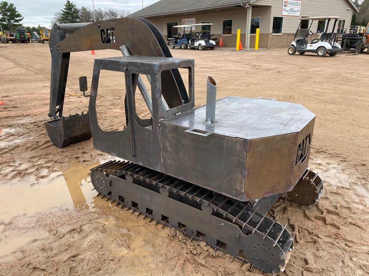 caterpillar-60-image-8