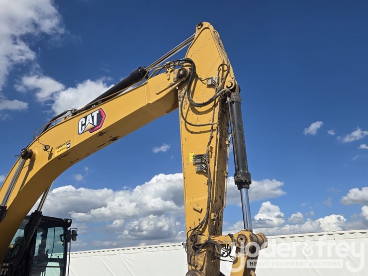 2021-caterpillar-336-image-34