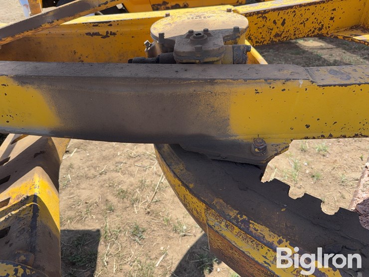 caterpillar-12-image-15