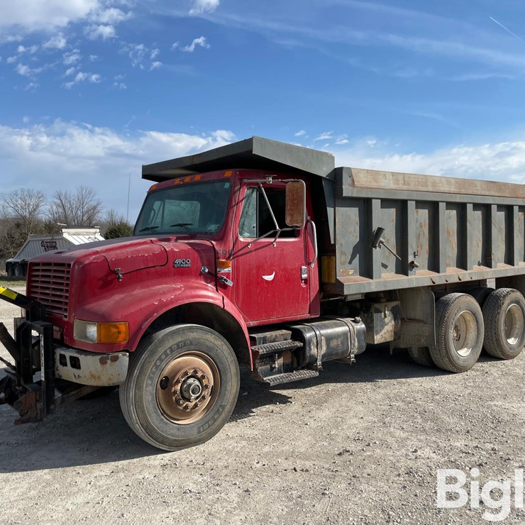 1999 INTERNATIONAL 4900