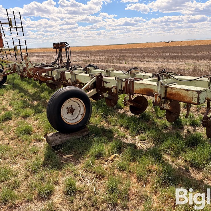 Orthman 12 Row Liquid Fertilizer Applicator