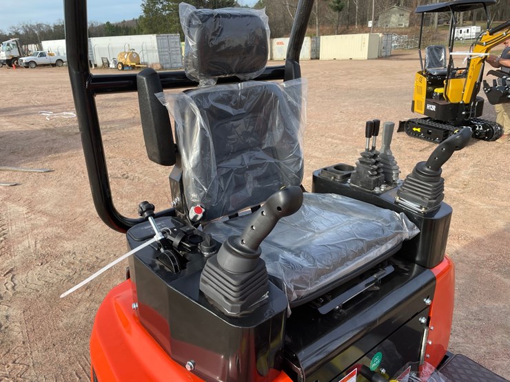 #5523-•-2026-cfg-ynt20-diesel-mini-excavator-image-15