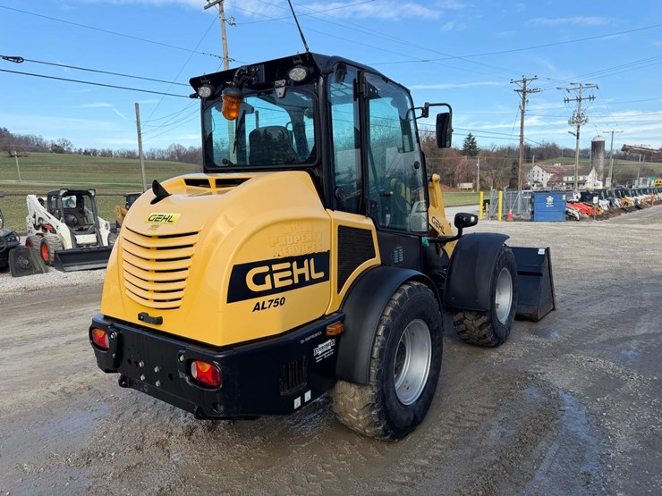 2022-gehl-al750-image-27