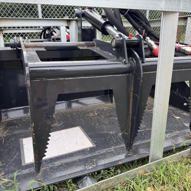 #77 • 44" Mini Skid Steer Grapple - MGB-72-44W