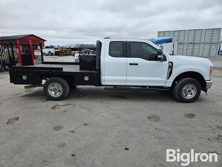 2023-ford-f250-xl-image-4