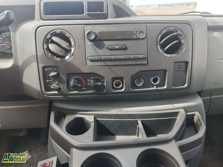 2009-ford-cargo-image-19