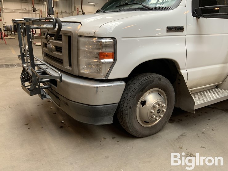 2024-ford-e450-image-13